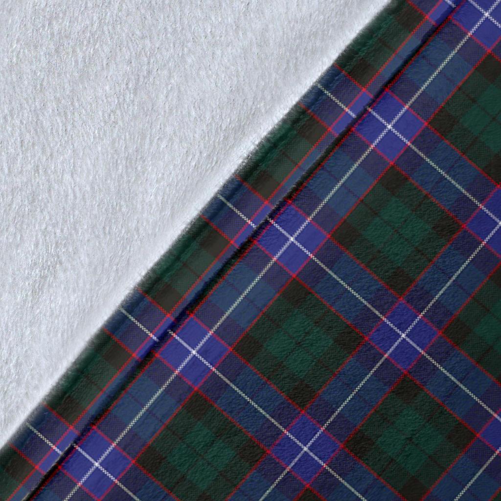Hunter Modern Tartan Crest Blanket Wave Style