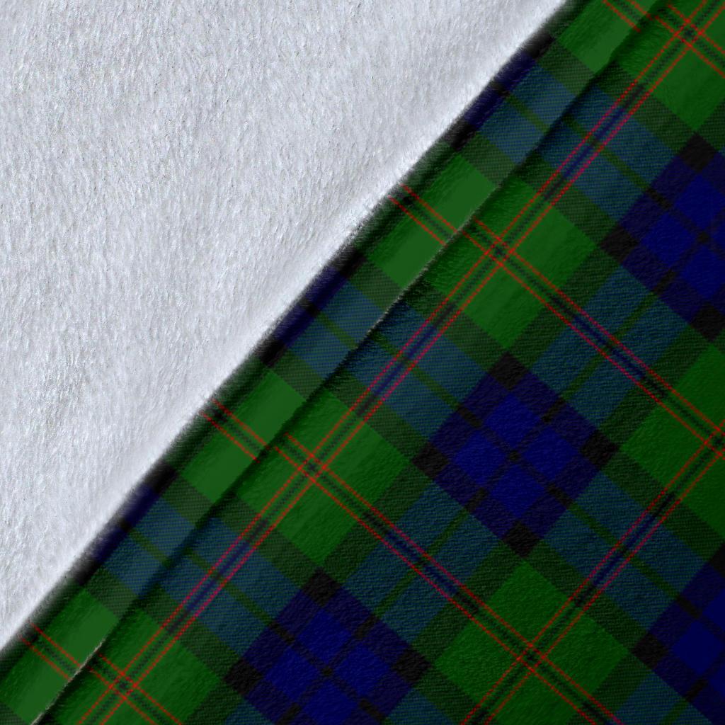 Dundas Modern Tartan Crest Blanket Wave Style