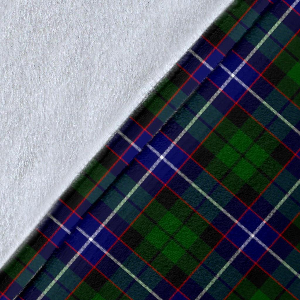Russell Modern Tartan Crest Blanket Wave Style
