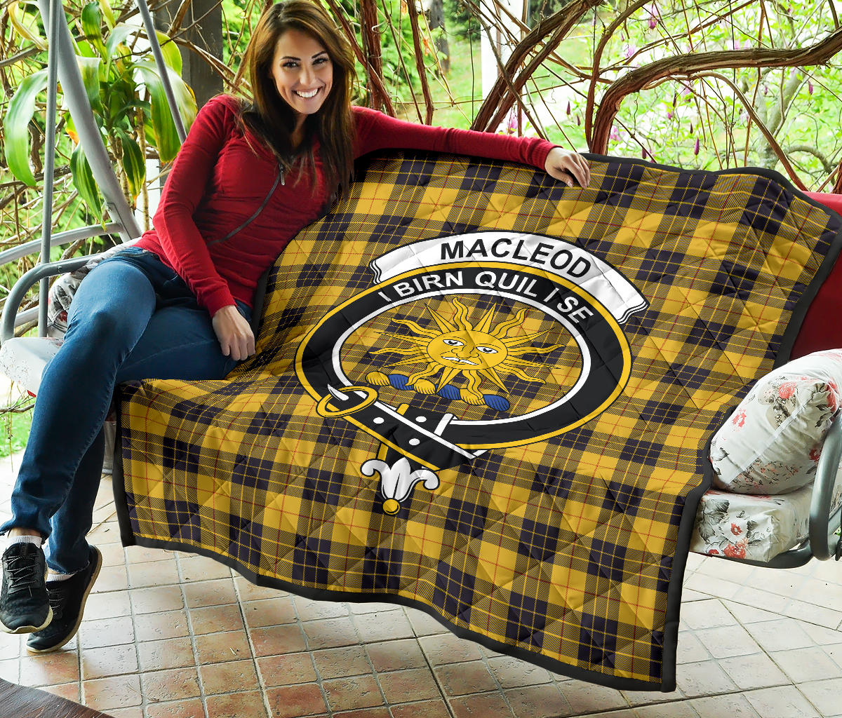 MacLeod of Lewis Ancient Family Tartan Crest Quilt - SP