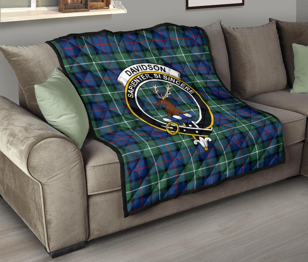 Davidson of Tulloch Tartan Crest Quilt