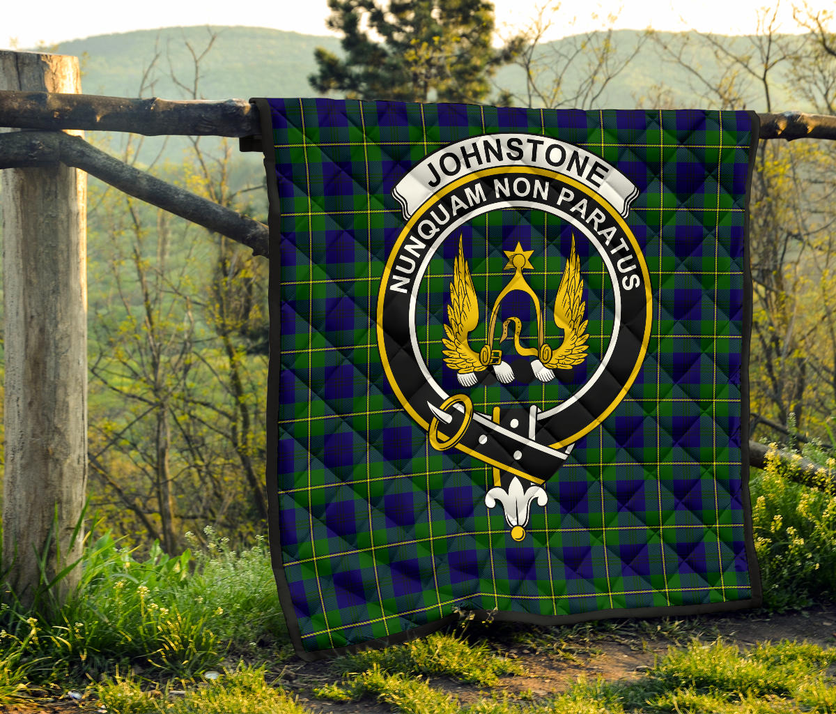 Johnstone Modern Tartan Crest Quilt - SP